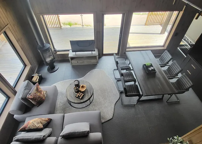 Elegant Black With Amenities In Dom wakacyjny *